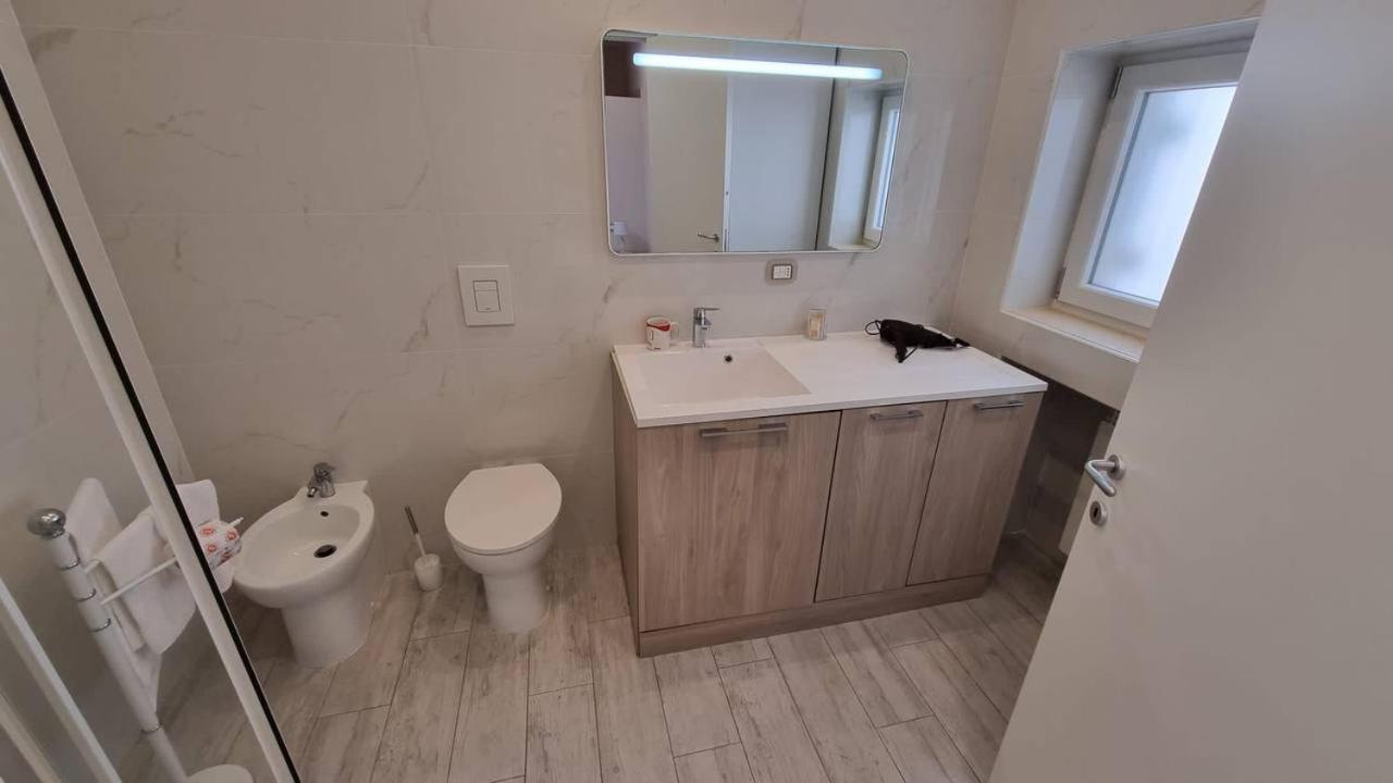Central Home Таранто Екстериор снимка